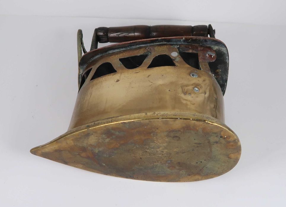 Ferro antigo a carvão do Séc. XIX/XX