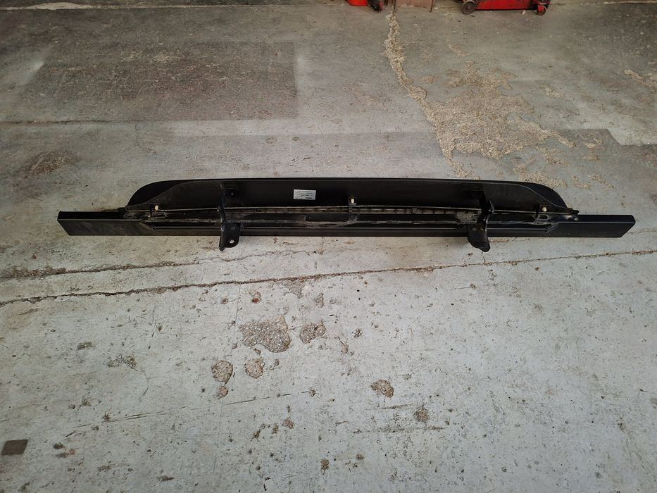 Бампер задній . підніжка - iveco daily   19 -25
