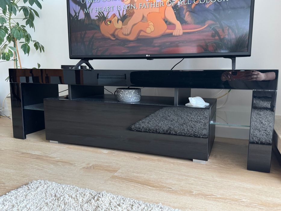 Móvel preto TV como novo