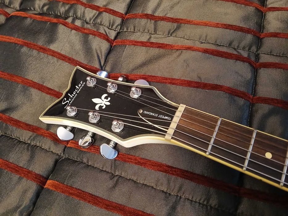 Guitarra Schecter Tempest MIK