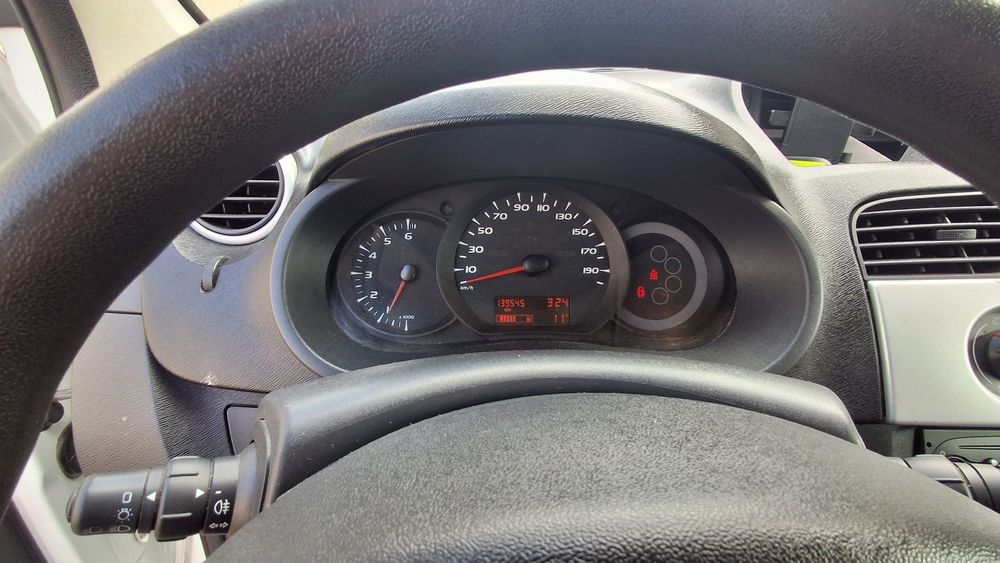 Renault kangoo 2011 1.5  продам
