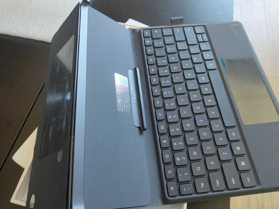 Teclado cover pra Huawei Media Pad M5 10.8" / M5 Pro - para desocupar