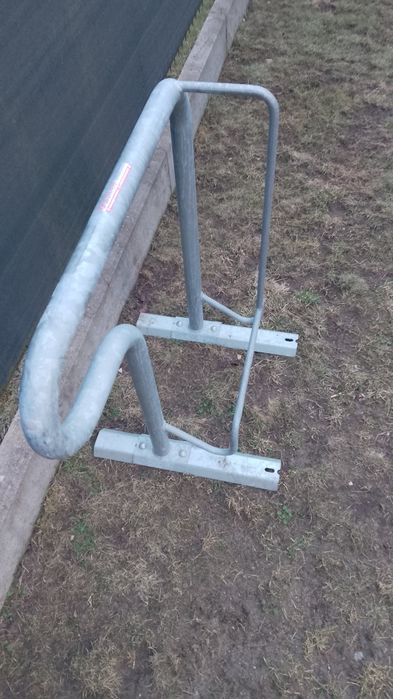 Stojak  przykrecany na motor,rower solidny firmy ziegler