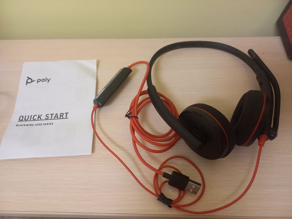 Plantronics C3220  навушники для кол центра.