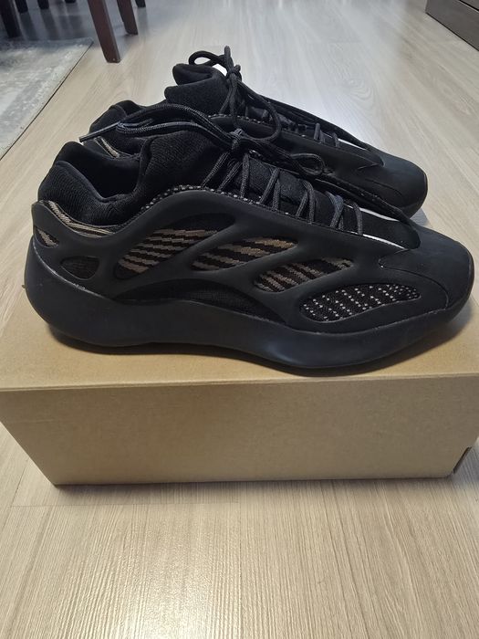 Adidas YEEZY 700 V3 Clay Brown