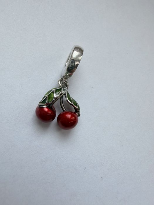 Pandora charms wisienki