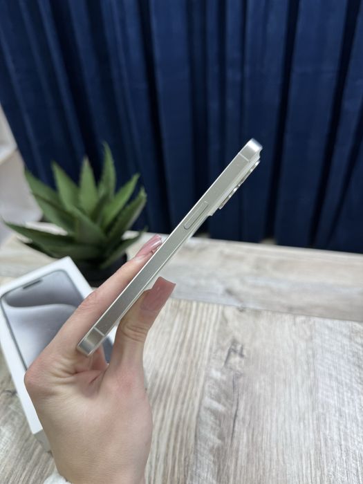 IPhone 15 Pro White Titanium. Айфон 15 Про Білий.