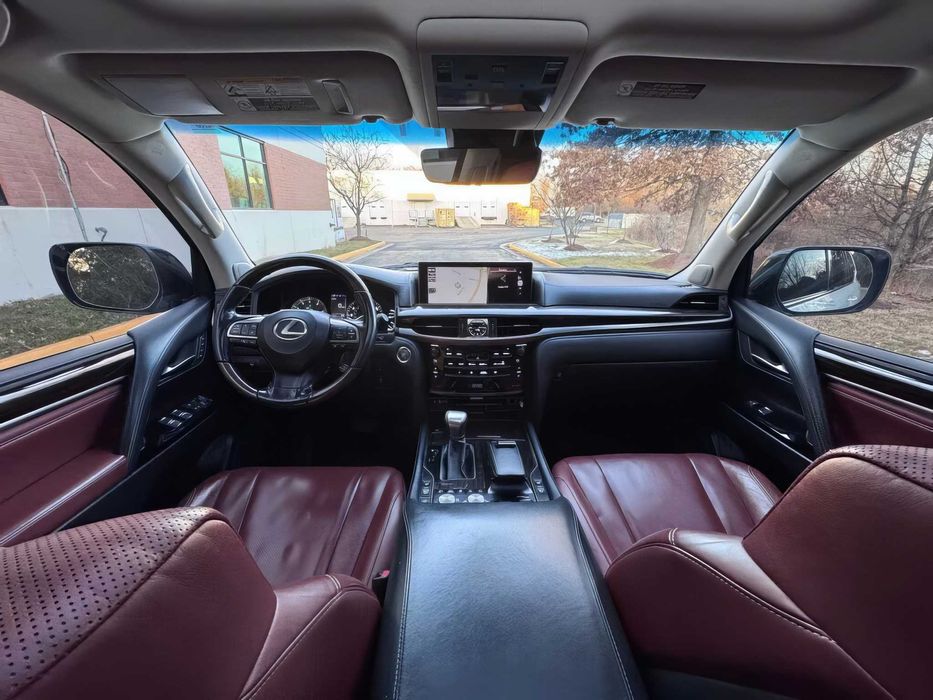 Lexus LX 570      2016