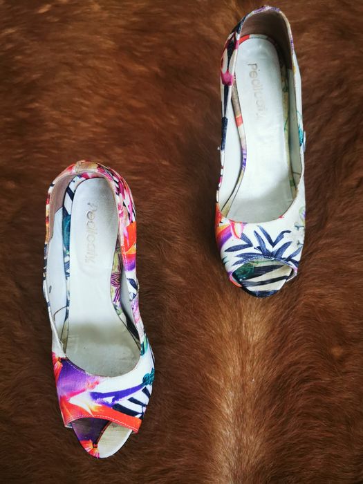 Sapatos Floridos Pedicaty