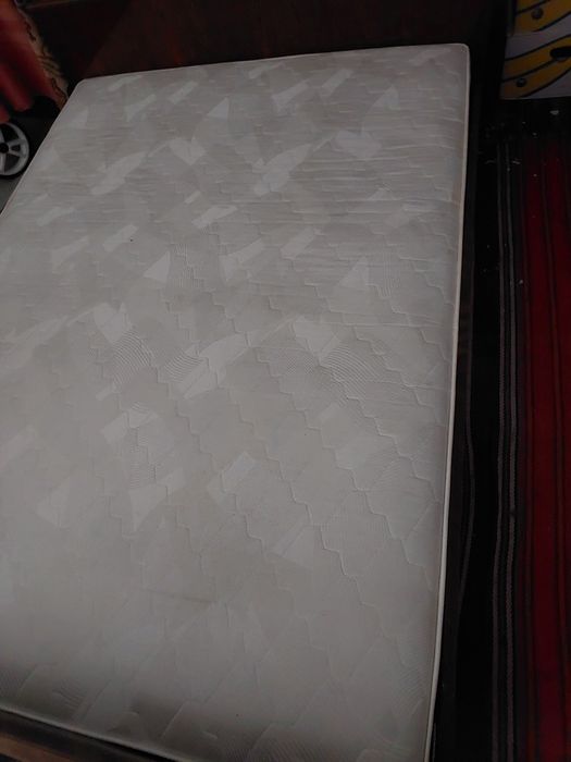 Двоспальне ліжко