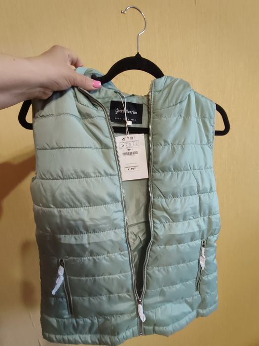 Продам нову безрукавку, жилетку Stradivarius розмір S
