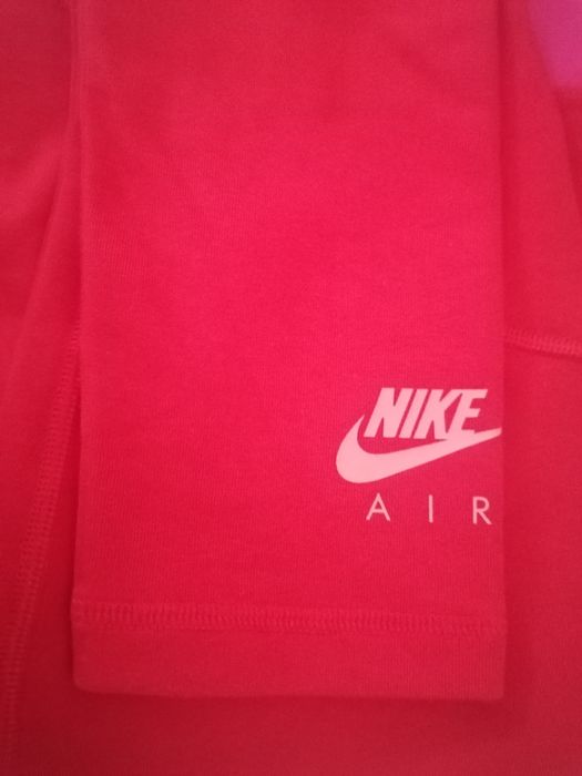 Legging Nike com etiquetas