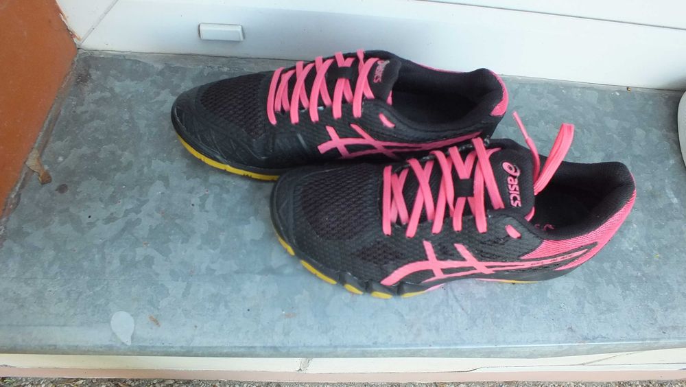 Super buty sportowe marki Asics blade w roz 39,5