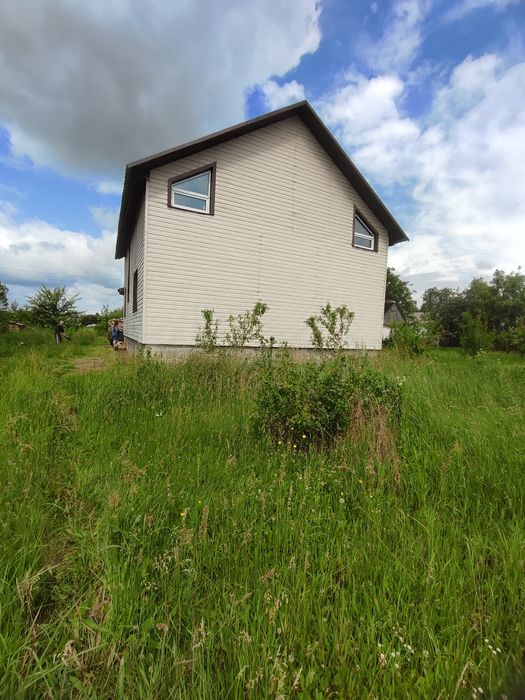 Продається двоповерховий будинок в смт. Чоповичі