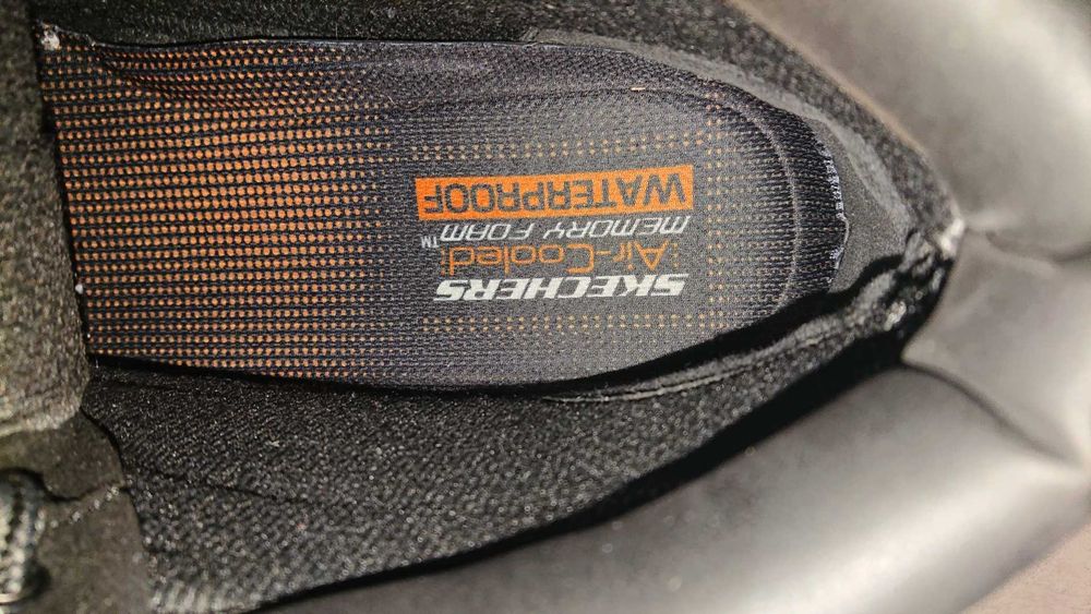 Buty zimowe męskie  SKECHERS WaterProof - rozmiar 46 czarne