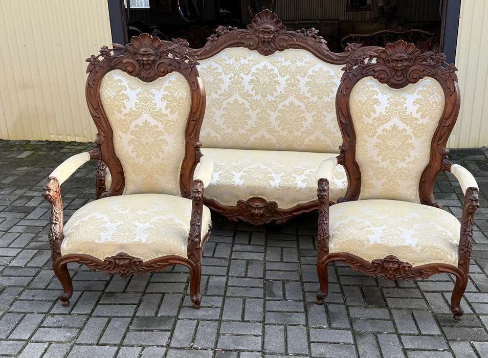 Rzeźbiony włoski komplet wypoczynkowy