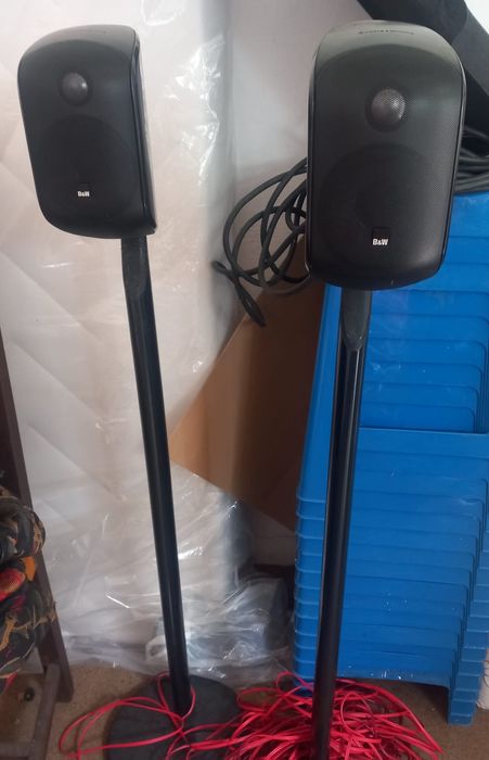 Colunas Bowers & Wilkins M-1