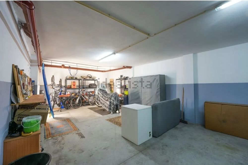 Box Fechada 50m² - 3 carros - Vilar do Paraíso