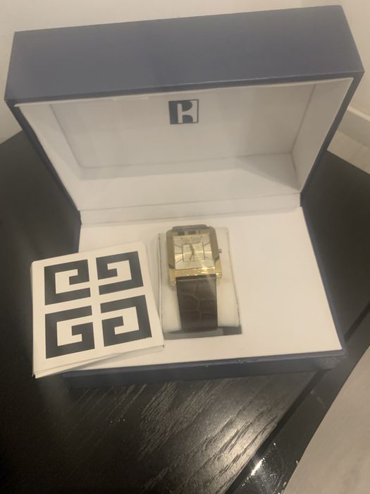 Relogio givenchy