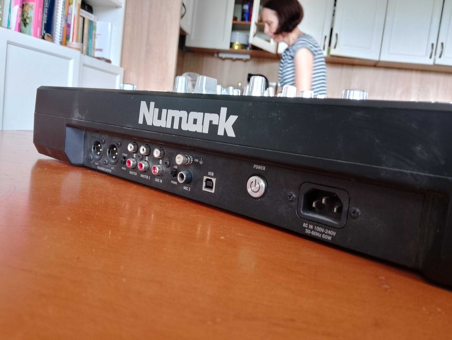 Numark Mixdeck express. Mało używany. Odtwarzacz płyt CD
