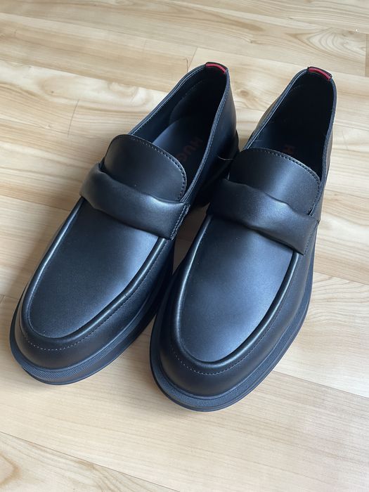 Продам туфлі, лофери hugo boss. 28,5см