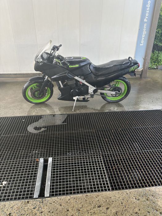 Vendo kawasaki  GPZ500  de 1994