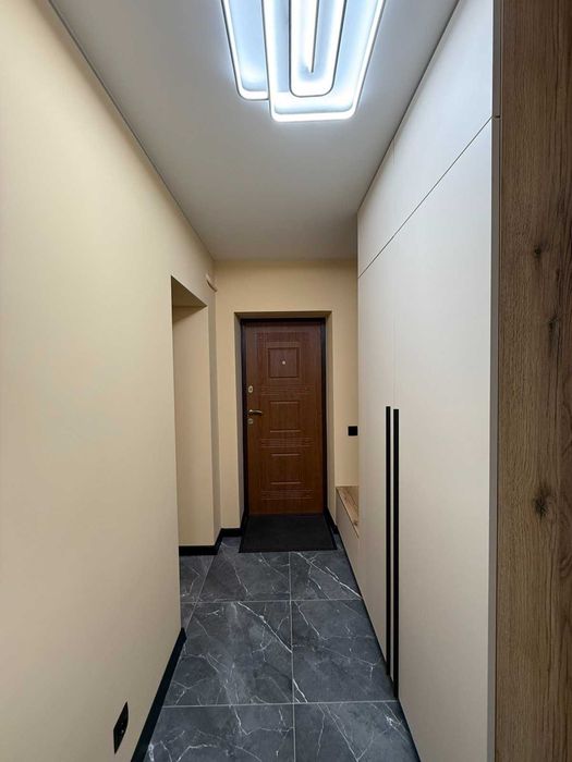 Двокімнатна квартира в центрі Богородчан із власною ділянкою.