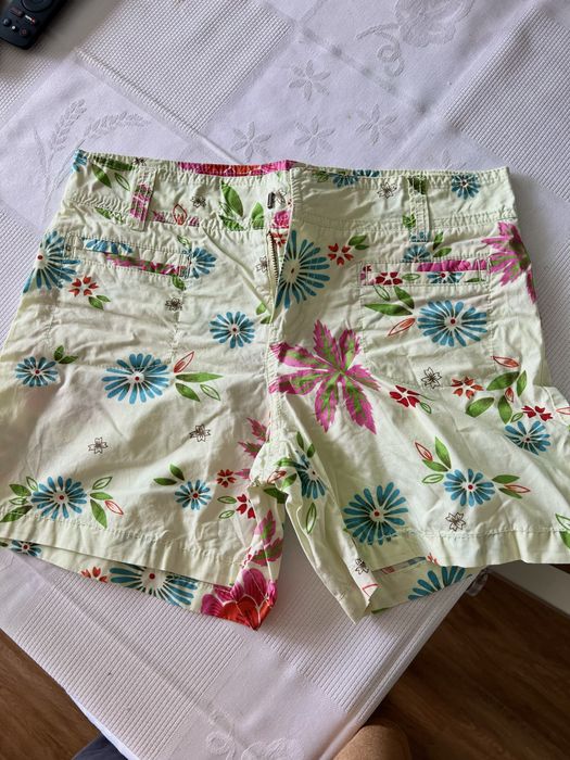 Calções com flores