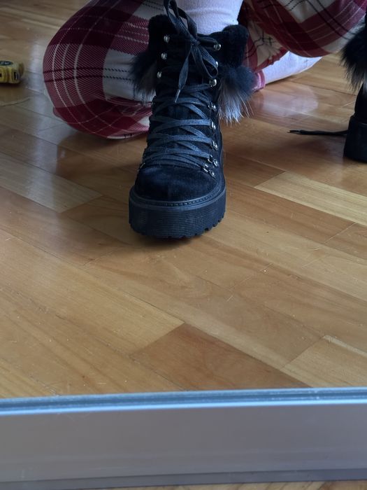 Взуття жіноче зимове Estro черевики