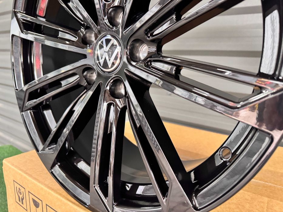 Чорні титани R18 5x112 SKoda OCtavia A5 A& SuperB Kodiaq Karoq Golf 7