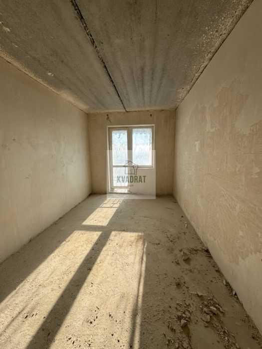 Продам простору 2-кімнатну квартиру з хорошим плануванням