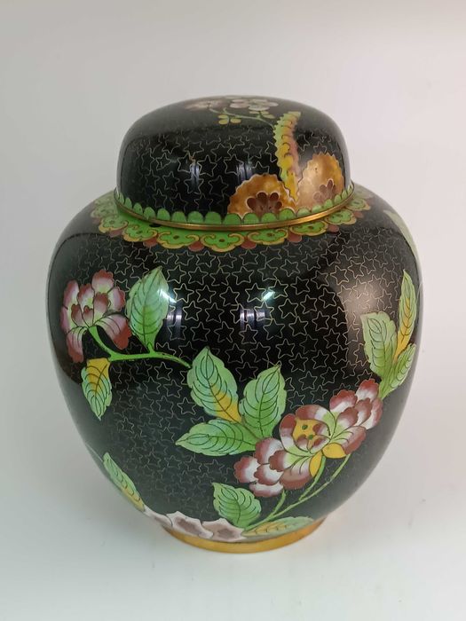 Bonito pote de especiairias em cloisonne chinês. Antigo.