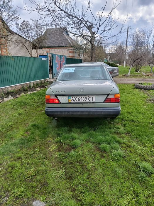 Мерседес 124.е230