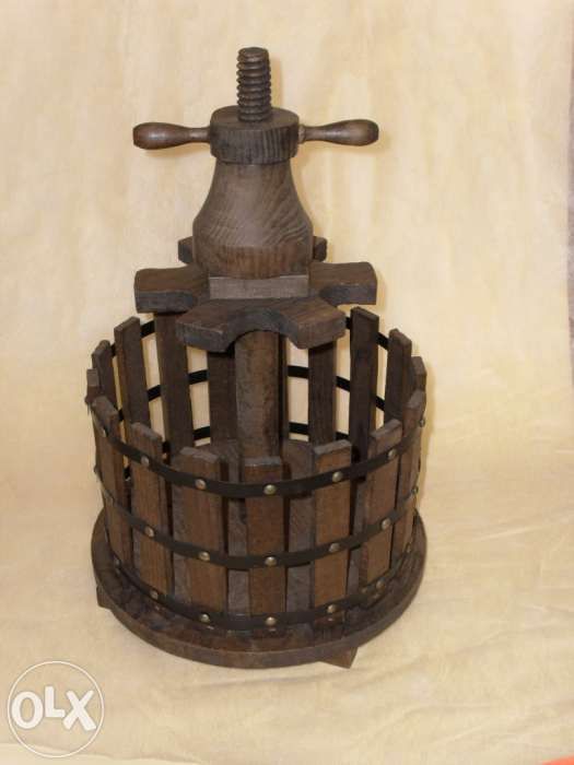 Porta garrafas em madeira