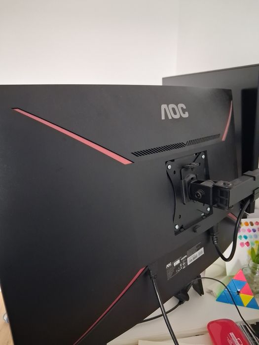 Monitor AOC 27" Curvo Gaming – 144Hz / 1ms