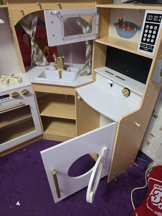 Drewniana dziecięca kuchnia firmy mamabrum