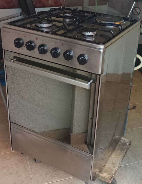 Fogão + Forno  (Gás e Eletricidade) marca Meireles, 4 fontes de calor