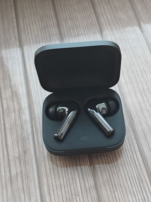 OnePlus buds 3 black