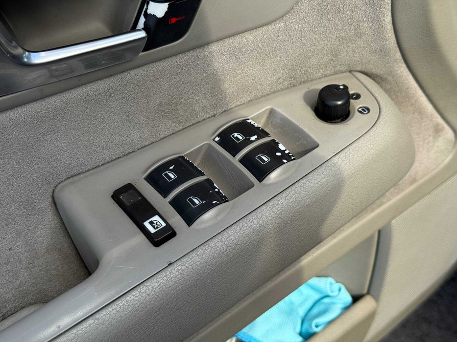 AvtoReal  Audi A4 B7 2005