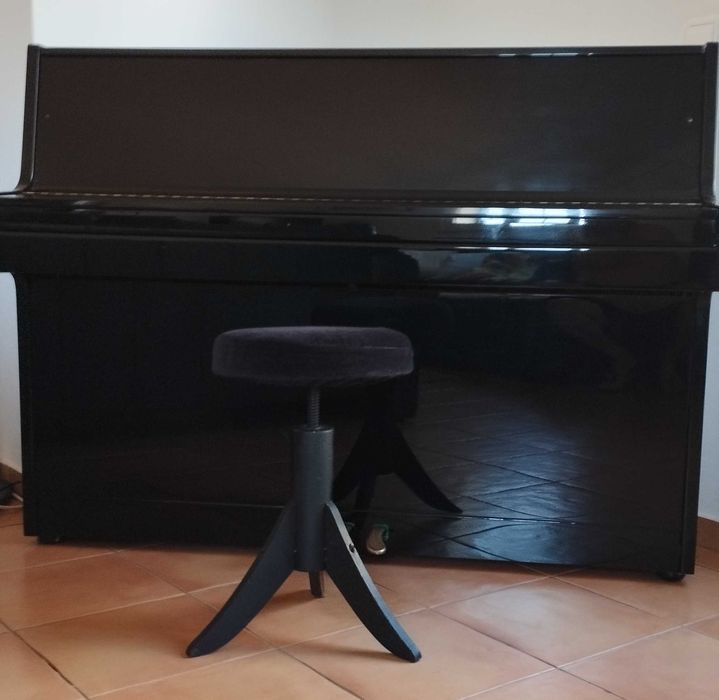 Piano acústico FURSTEIN