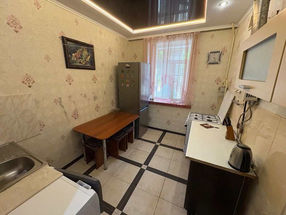 Продаж 1 к/к . Район Варварського моста , вул. Лагерне поле