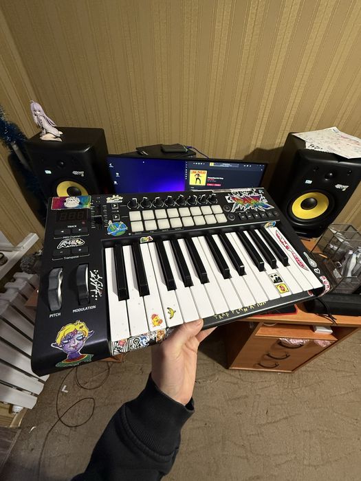 MIDI-клавіатура Novation Launchkey 25