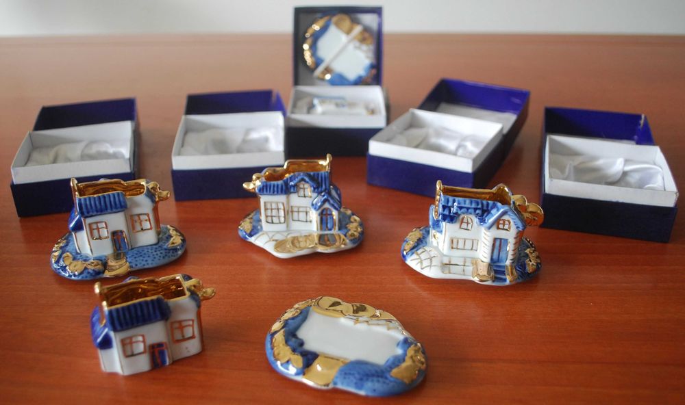 Casinhas Louça Vidrada Tons de branco/azul/dourado