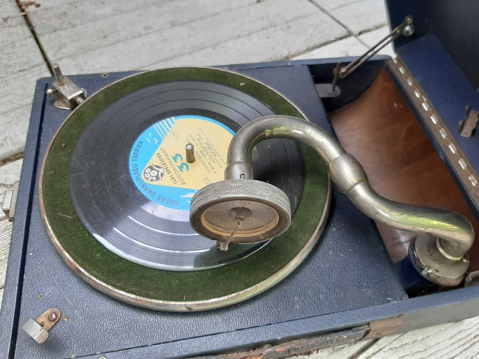 sprzedam zabytkowy gramofon