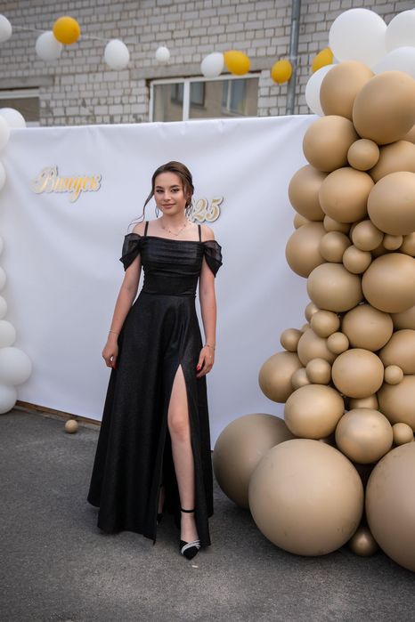 Продаю випуску сукню