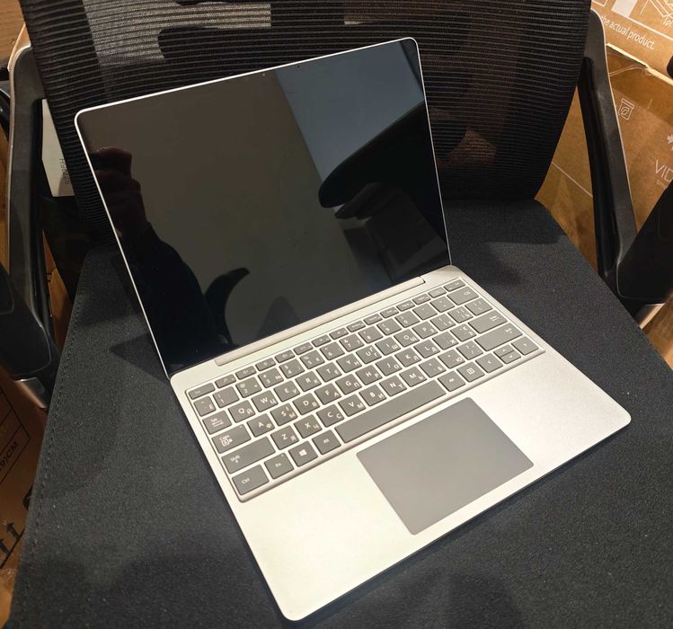 ほぼ未使用・高速・高性能 Surface Go - 8GB/128GB NVMe Surface Go 8GB・128GB NVMe Amazon.com : Microsoft Surface Go