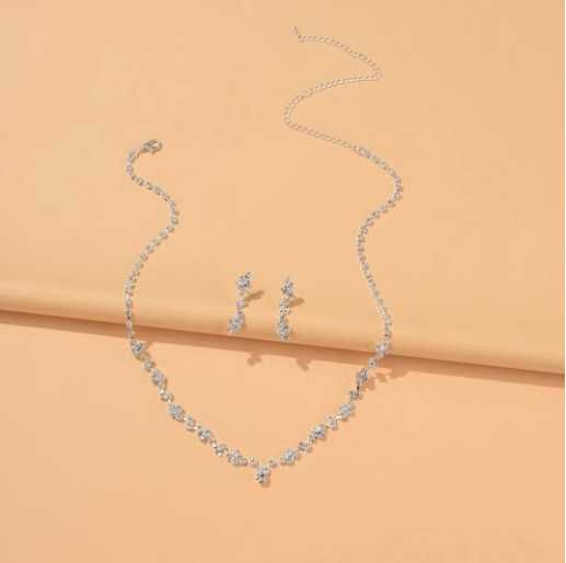 Srebrny komplet biżuterii z cyrkoniami