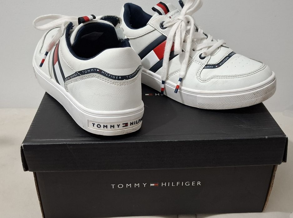 Tommy  Hilfiger 35