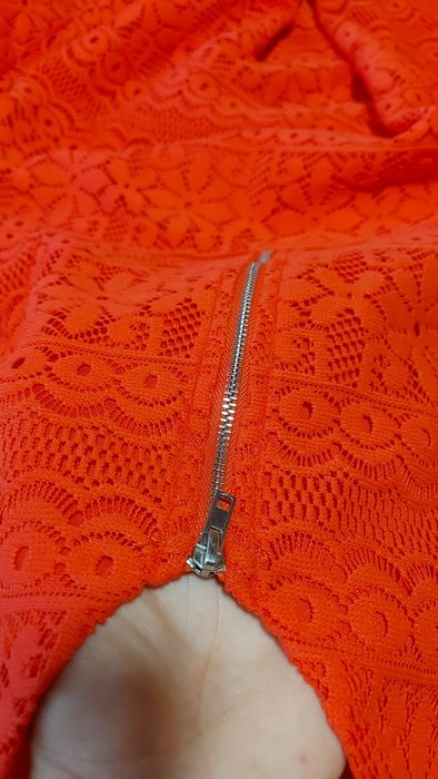 Koralowa koronkowa sukienka M 38 SINSAY