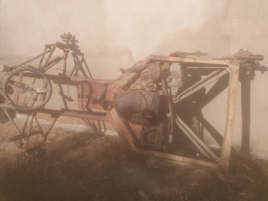 Chassi com motor Piaggio